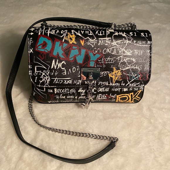 DKNY 💯 Authentic - Picture 9 of 9